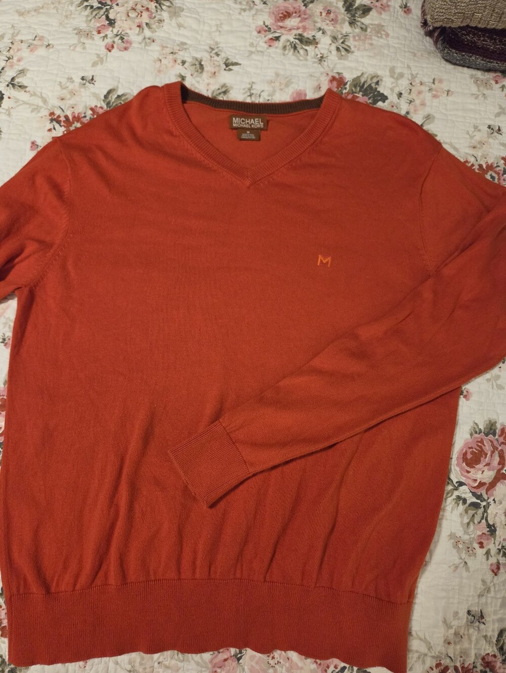 Michael Kors Men’s Orange-Red V-Neck Sweater